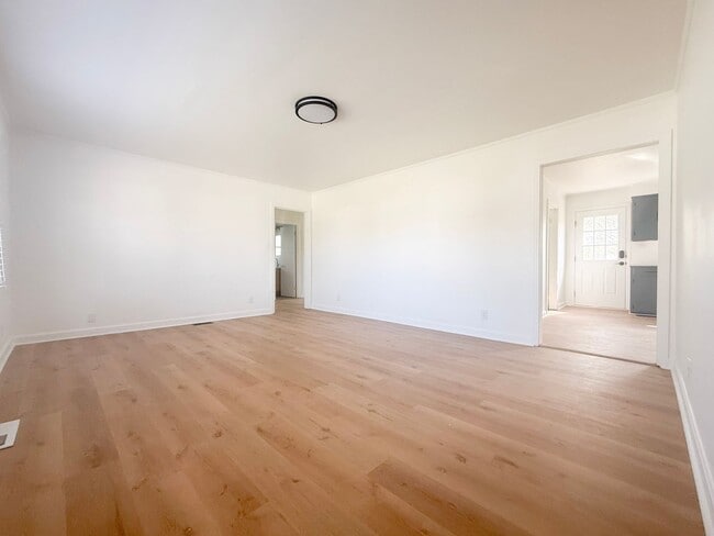 Photo - Pet-Friendly 3-Bedroom Home with Fenced Yard & Large Deck Near Downtown Livingston