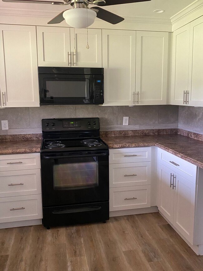 3 Bed 1 5 Bath Cozy Country Home - Image