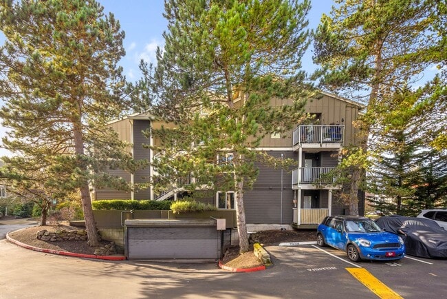 Photo - 300 N 130th St Unidad #7104