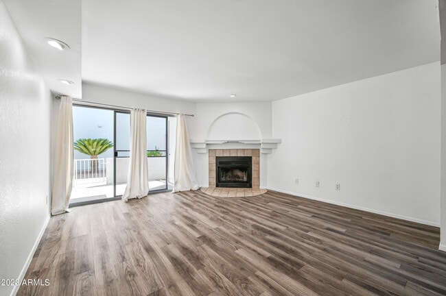 Photo - 220 N 22nd Pl