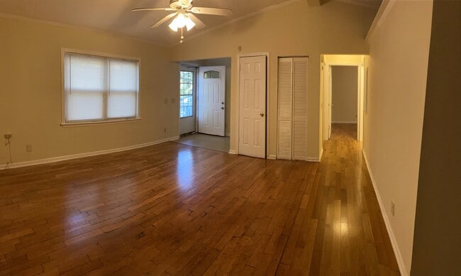 Photo - 1673 Audrey Pl NW