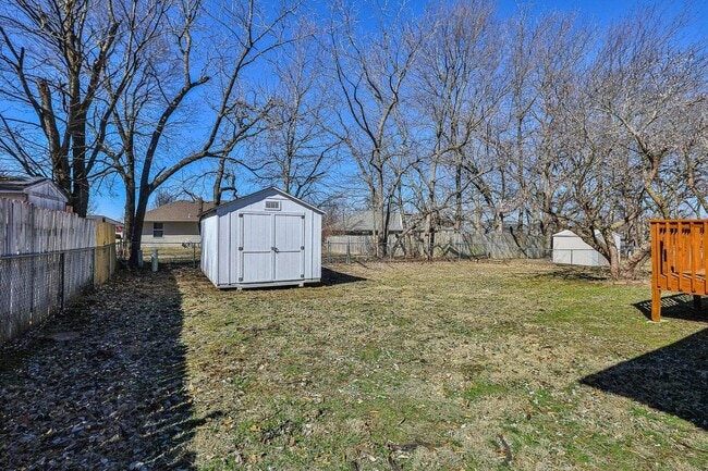 Photo - Updated 3 bedroom 2 bathroom 2 car garage ...