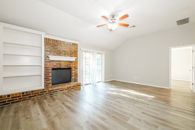 Photo - 324 Marrgate Dr