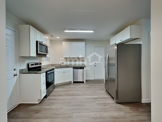 Photo - 132 Drewsbury Dr