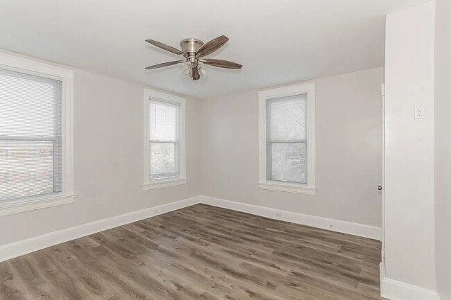 Photo - 1937 Fairmount Ave