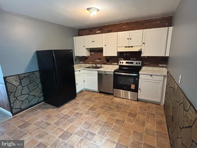 Photo - 46868 Rogers Dr