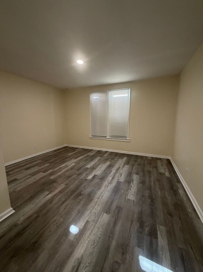 Photo - 5 Bedroom 2 full bath spacious home