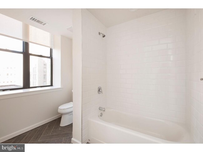 Photo - 220 S 16th St Apartment Unit 901
