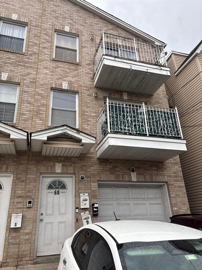 Building Photo - 68 Pamrapo Ave Unit 2 Rental