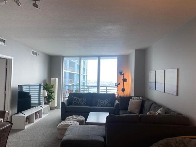 Photo - 325 S Biscayne Blvd Unit 325 S Biscayne Boulevard Blvd # 1220