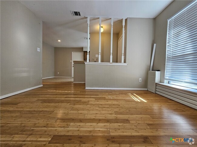 Building Photo - 6500 Columbia Oaks Ct Rental