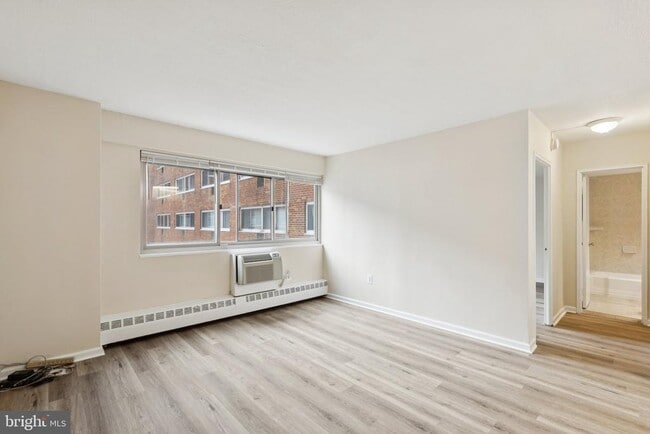 Building Photo - 2101 Chestnut St Unit 1521-R