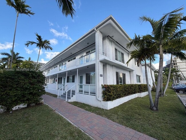 Building Photo - 1065 98th St Unit 5