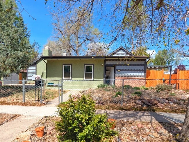 Building Photo - Adorable 2BR 1B in a Historic Neighborhood