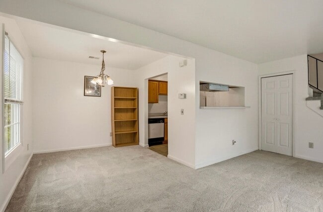 Photo - Updated 2 Bedroom Condo for Rent in Saginaw Township Unidad 2570 Ivy Hill Ln Apt B