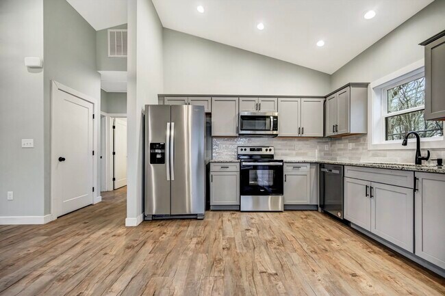 Photo - 629 Prescott Ave