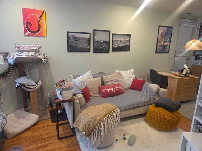 Photo - 2047 W Evergreen Ave Unit Garden