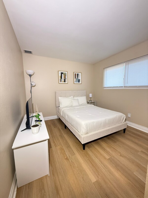 Photo - 9645 St George St