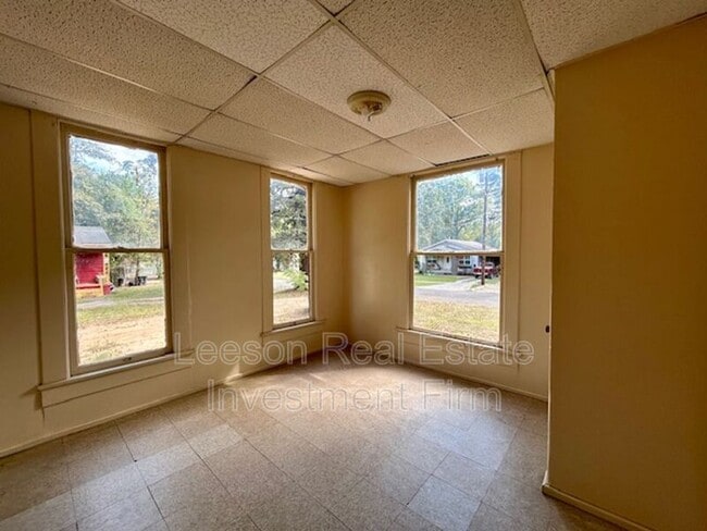 Photo - 2512 Merwin St