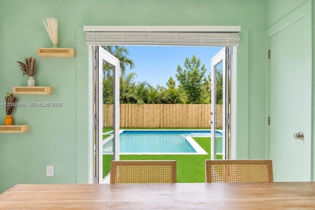 Photo - 22 NE 44th St
