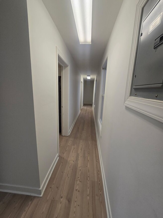 Photo - 247 S 8th St Unidad 2