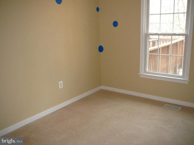 Photo - 231 Vine Pl