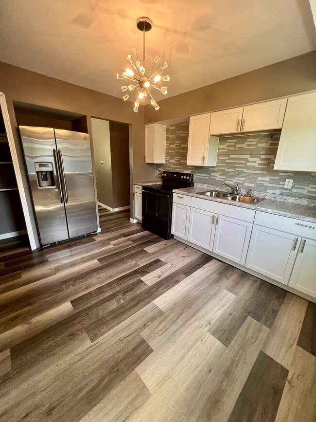 5940-5940 N 61st St Unit 5940