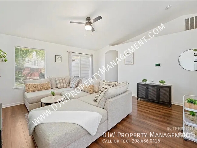 Photo - 1916 W Havenwood Ave