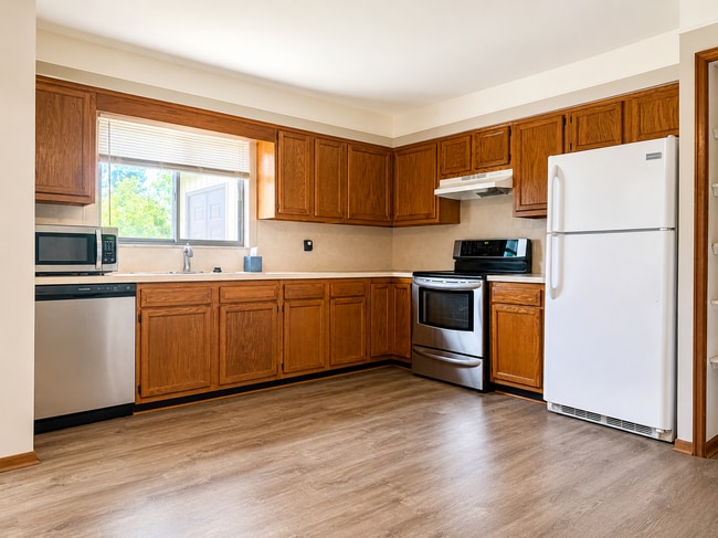 Photo - 27085 Campau Ln