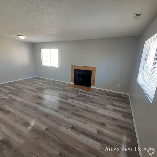 Building Photo - COMING SOON! Beautiful NEWLY RENOVATED 2 b... Rental