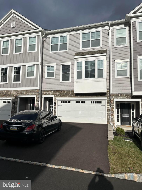 Photo - 103 Larrabee Wy Townhome