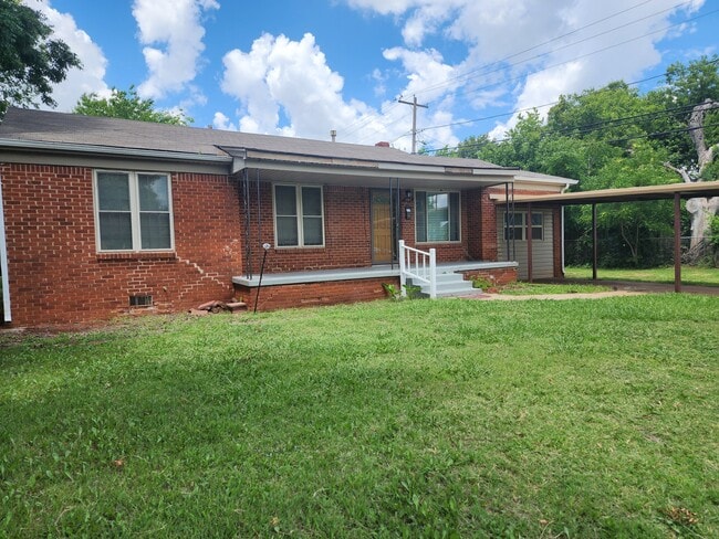 Building Photo - 4213 N Lottie Ave