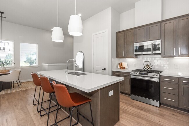 Photo - 816 Sienna Palm Ln