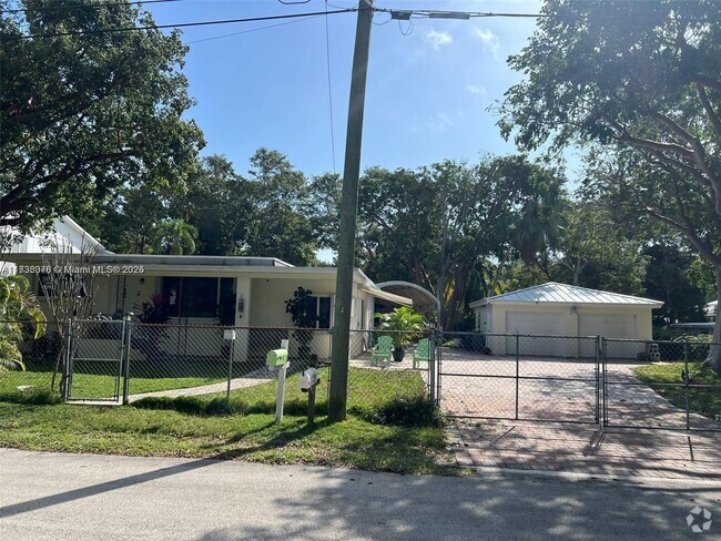 Building Photo - 24 Pompano Ave Rental