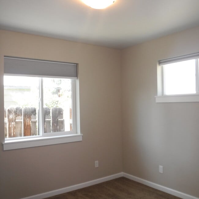 Photo - Light & Bright 2 Bed/2 Bath Mid-Town Cottage with Garage