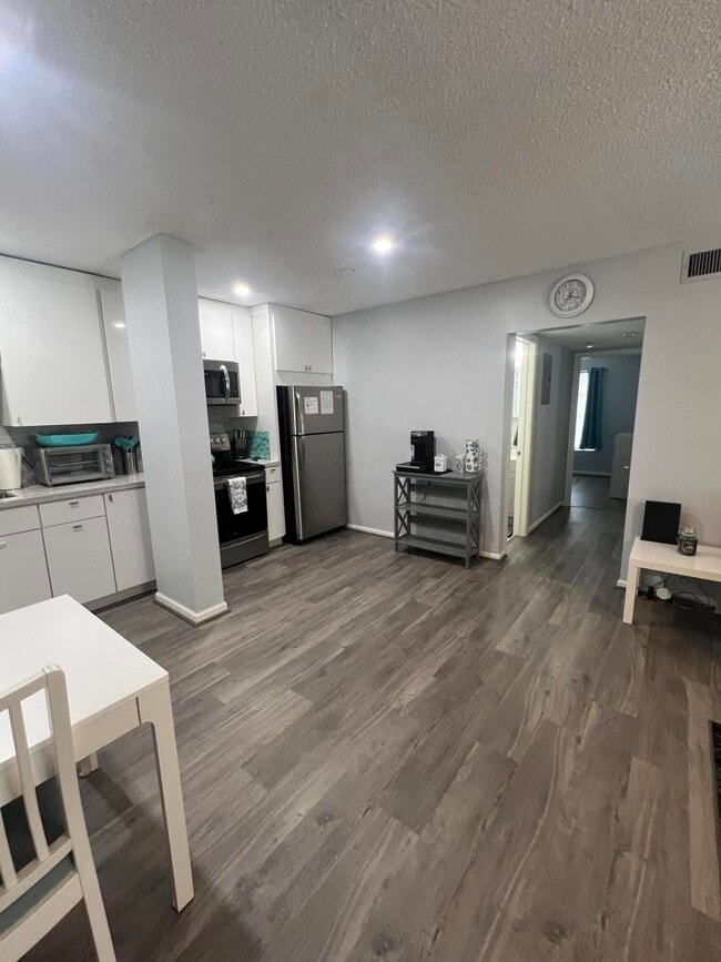 Photo - 2271 NE 68th St Unidad 2022