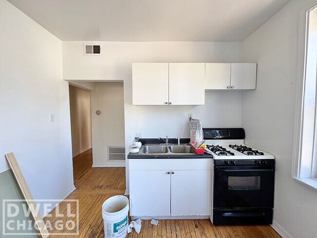 Photo - 3044 W Wellington Ave Unidad 1