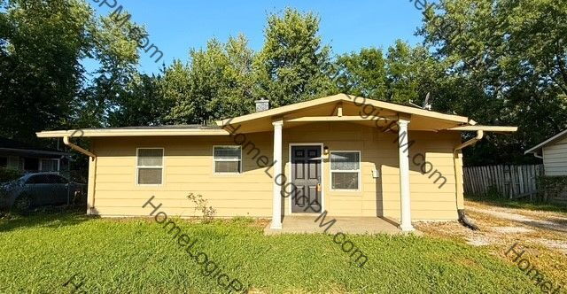Building Photo - WEST SIDE 3 BEDROOM RANCH HOME AVAILABLE NOW!