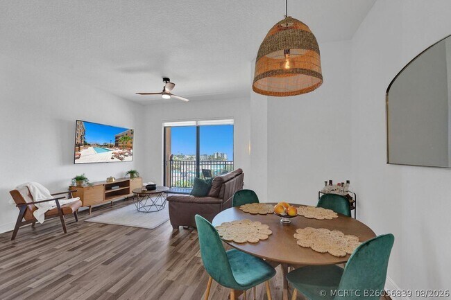 Building Photo - 511 Lucerne Ave Unit 613