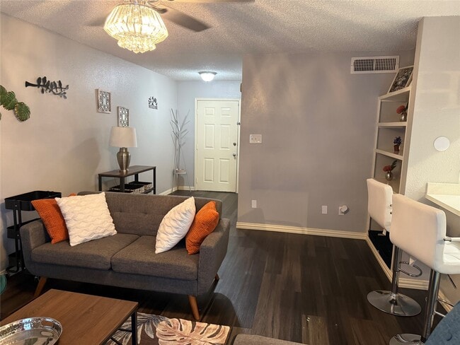 Photo - 2120 El Paseo St