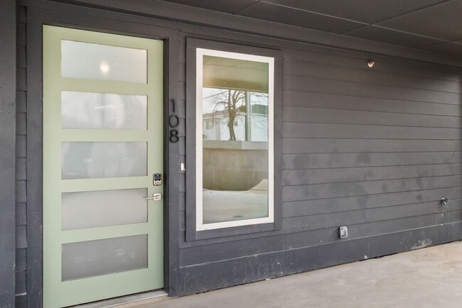 Photo - 2400 Benbrook Dr Unit 108