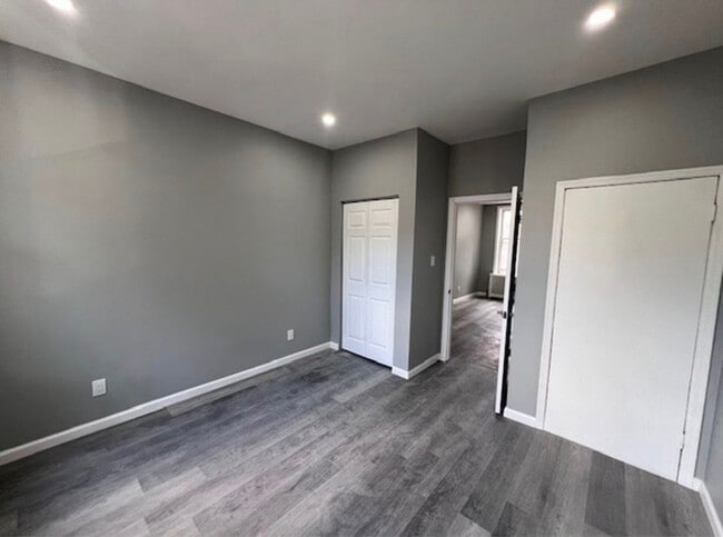 Photo - 2448 86th St