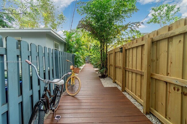 Photo - 312 SW 12th Ave Unidad B