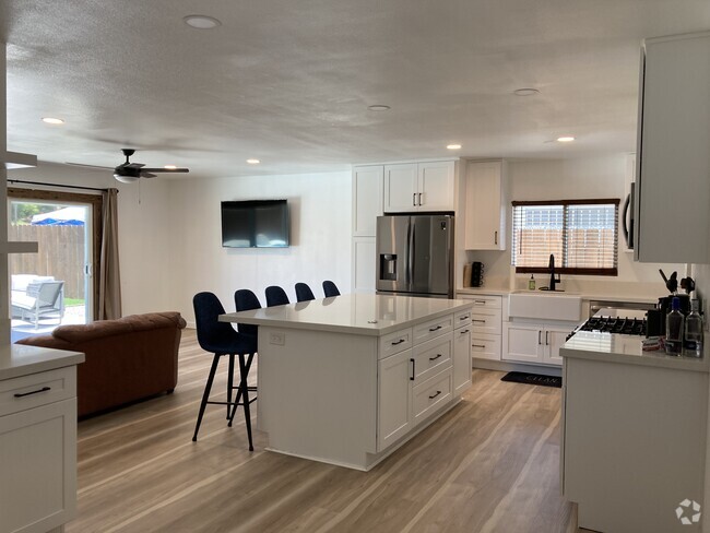 Building Photo - 3514 Hacienda Dr Rental