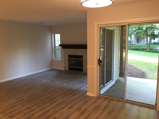 Living Room - 1316 Cedarwood Dr Condo Unit 1A