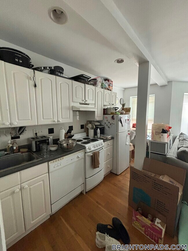 Photo - 199 Strathmore Rd Unit 2