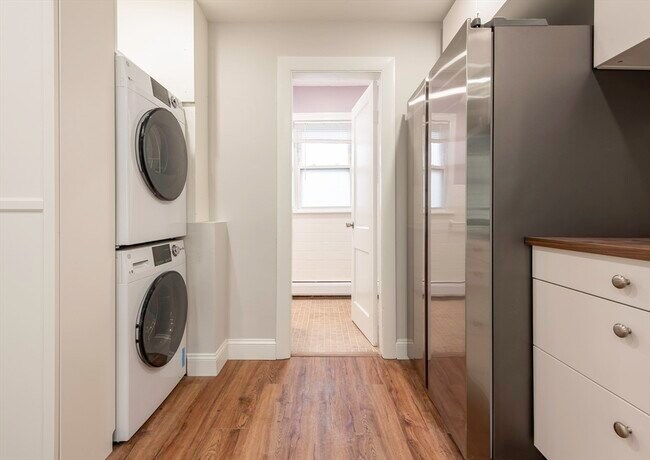 Building Photo - 106 Byron St Unit A Rental