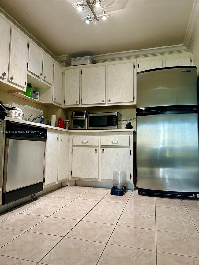 Photo - 16851 NE 23rd Ave Unidad A512 Rental