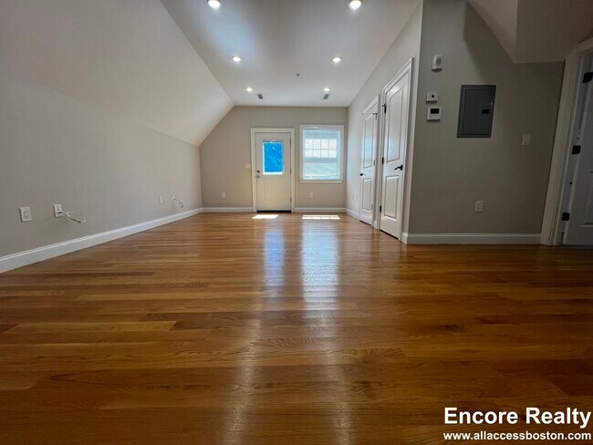 Photo - 61 Gordon St Unit 3