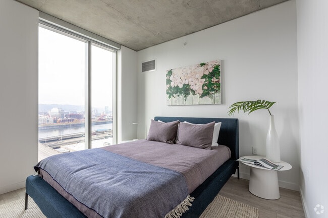 2BR, 2BA - 1,148 SF - 5 MLK